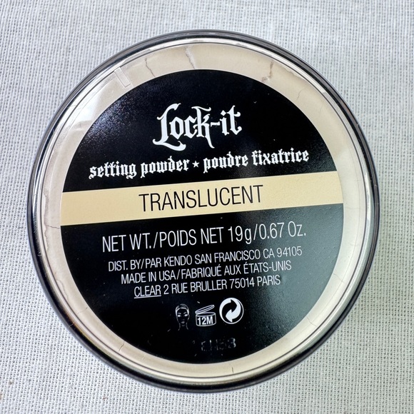KVD Beauty 0.67 oz--Lock-It Lightweight Mattifying Setting Powder - Translucent - Picture 5 of 5